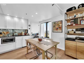 Photo #1: 24612019 Listing 