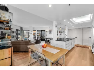 Photo #3: 24612019 Listing 