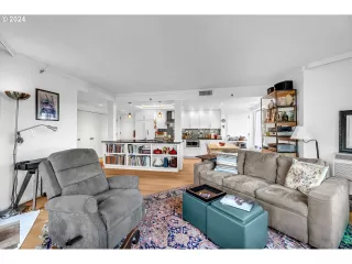 Photo #6: 24612019 Listing 