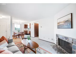 Photo #3: 24612407 Listing