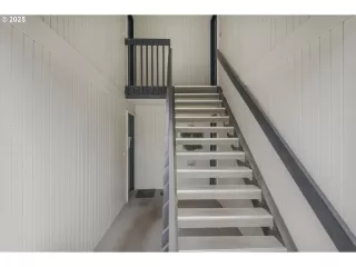 Photo #3: 24612608 Listing