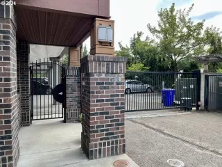 Photo #3: 24613307 Listing