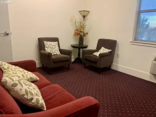 Photo #6: 24613307 Listing