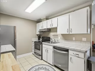 Photo #2: 24615818 Listing