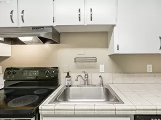 Photo #3: 24615818 Listing