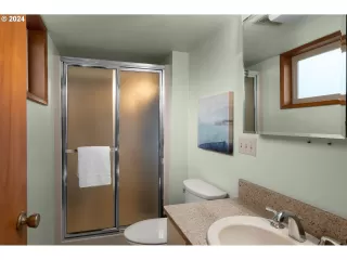 Photo #6: 24616517 Listing