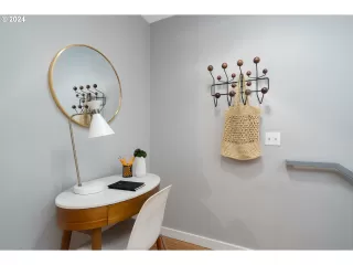 Photo #5: 24616659 Listing