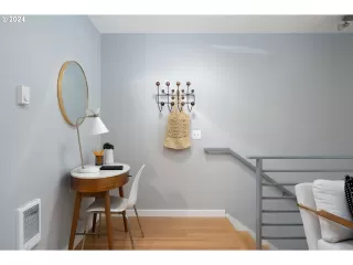 Photo #6: 24616659 Listing