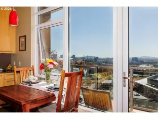 Photo #6: 24616660 Listing