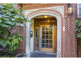 Photo #3: 24617471 Listing