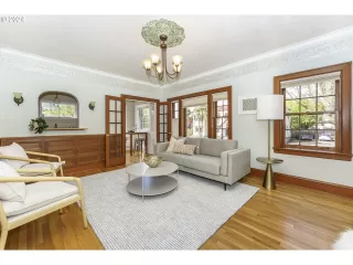 Photo #5: 24617471 Listing