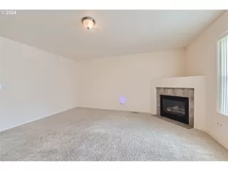 Photo #6: 24617476 Listing