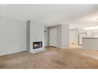 Photo #2: 24618155 Listing 