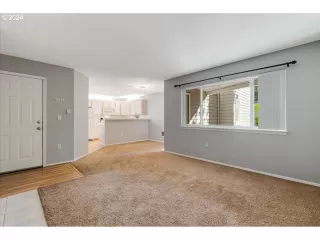 Photo #6: 24618155 Listing 