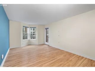 Photo #5: 24618448 Listing 