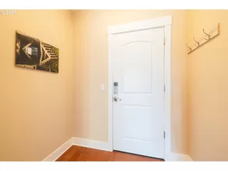 Photo #4: 24619900 Listing