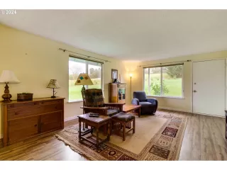 Photo #4: 24620011 Listing 