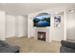 Photo #6: 24623952 Listing