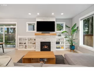 Photo #3: 24623963 Listing