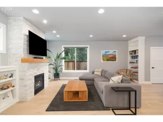 Photo #6: 24623963 Listing