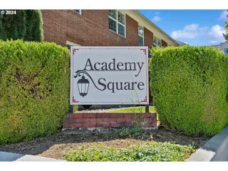 Photo #2: 24624135 Listing