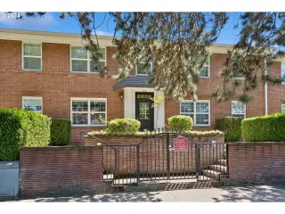 Photo #3: 24624135 Listing