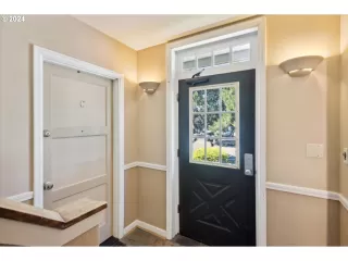 Photo #6: 24624135 Listing