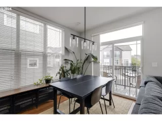 Photo #1: 24624436 Listing 