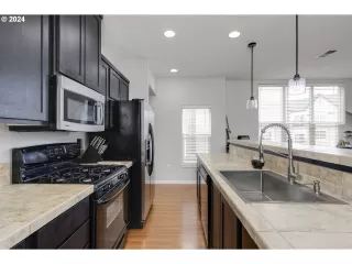 Photo #5: 24624436 Listing 