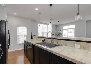 Photo #6: 24624436 Listing 