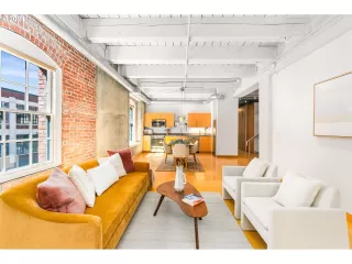 Photo #2: 24625385 Listing 