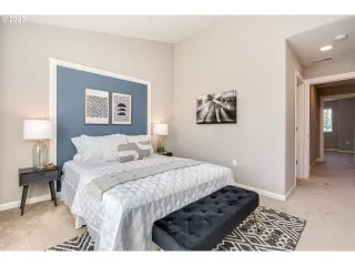 Photo #5: 24625420 Listing