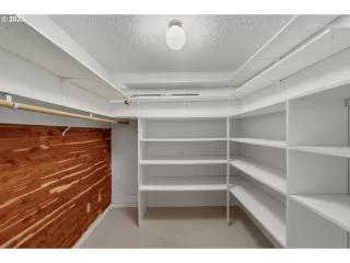 Photo #1: 24626080 Listing