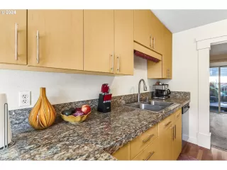 Photo #1: 24626204 Listing 