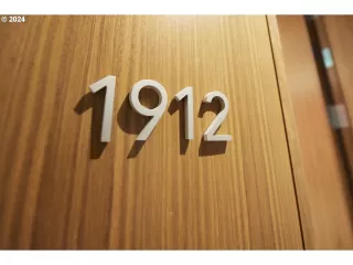 Photo #2: 24626312 Listing 