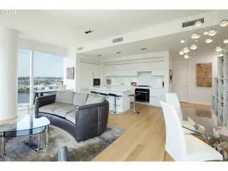 Photo #4: 24626312 Listing 