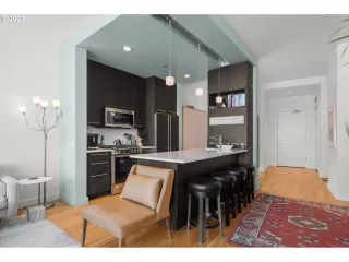 Photo #2: 24626538 Listing 