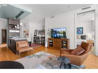 Photo #5: 24626538 Listing 