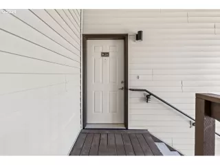 Photo #3: 24629469 Listing