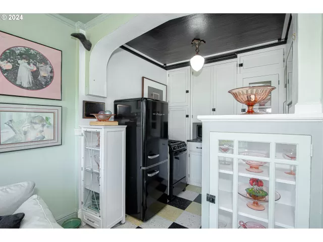 MLS: 24630391 Condo For Sale