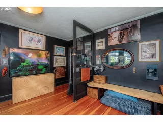 Photo #2: 24630391 Listing