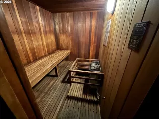 Photo #5: 24631831 Listing