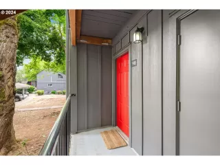 Photo #2: 24632593 Listing