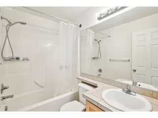 Photo #5: 24632812 Listing 