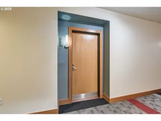 Photo #1: 24633281 Listing