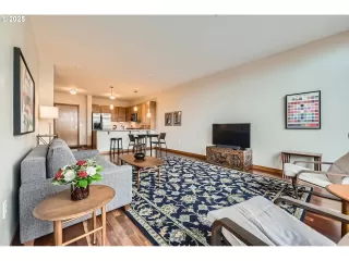 Photo #6: 24633281 Listing