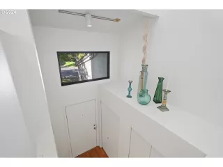 Photo #4: 24633305 Listing