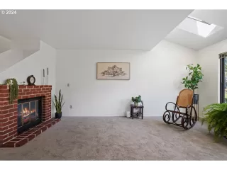 Photo #6: 24633305 Listing