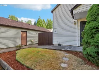 Photo #1: 24633556 Listing