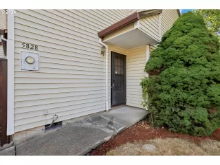 Photo #2: 24633556 Listing